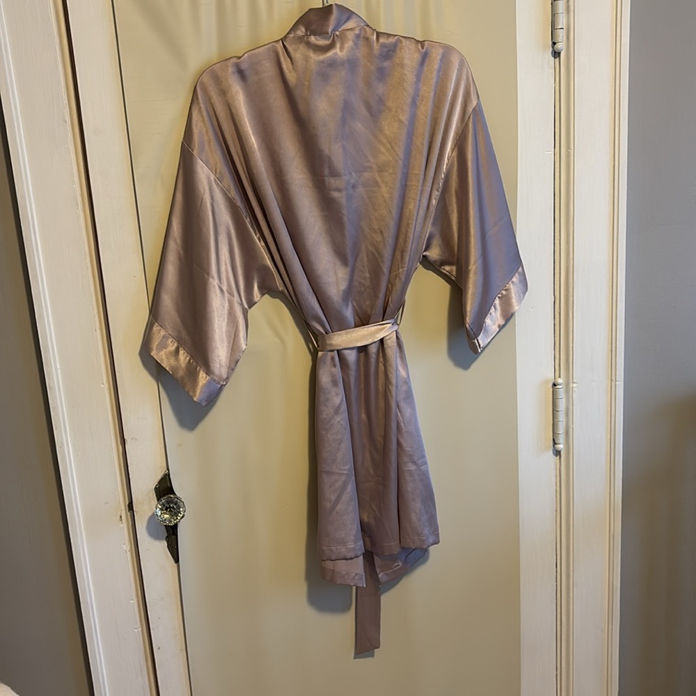 Victoria Secret Mauve Satin Robe - Picture 2 of 4